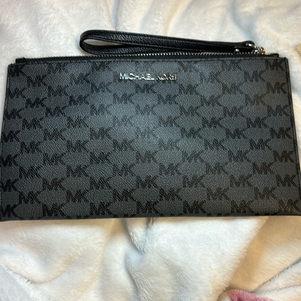 Michael Kors wristlet wallet